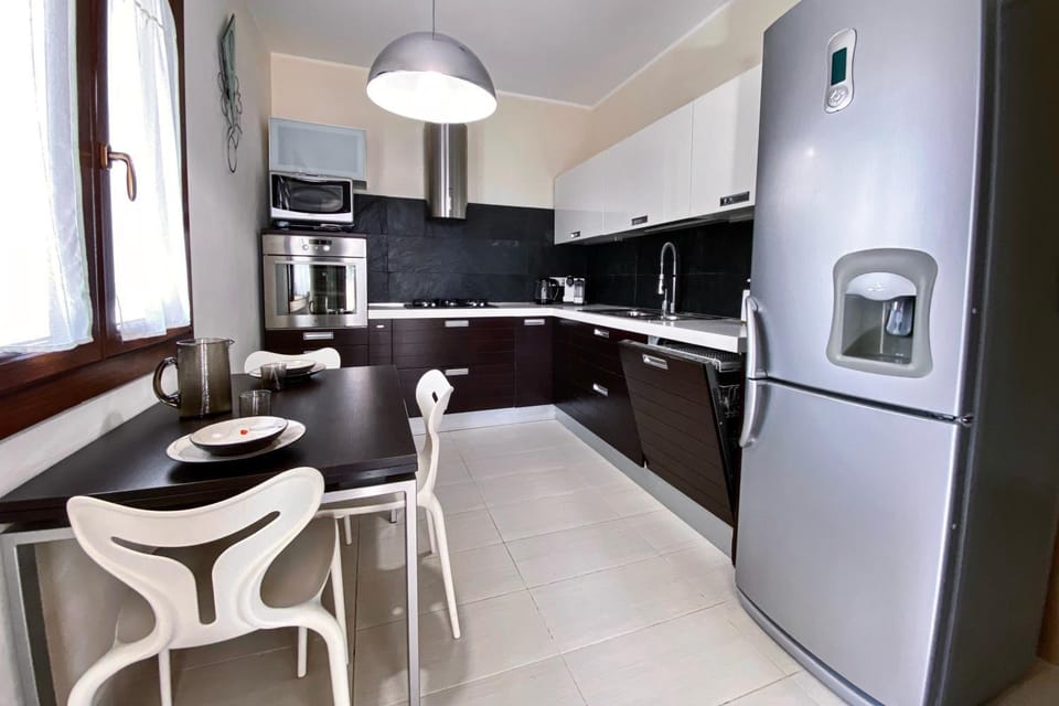 Kitchen or kitchenette, Dining area, dishwasher, oven, stove, toaster