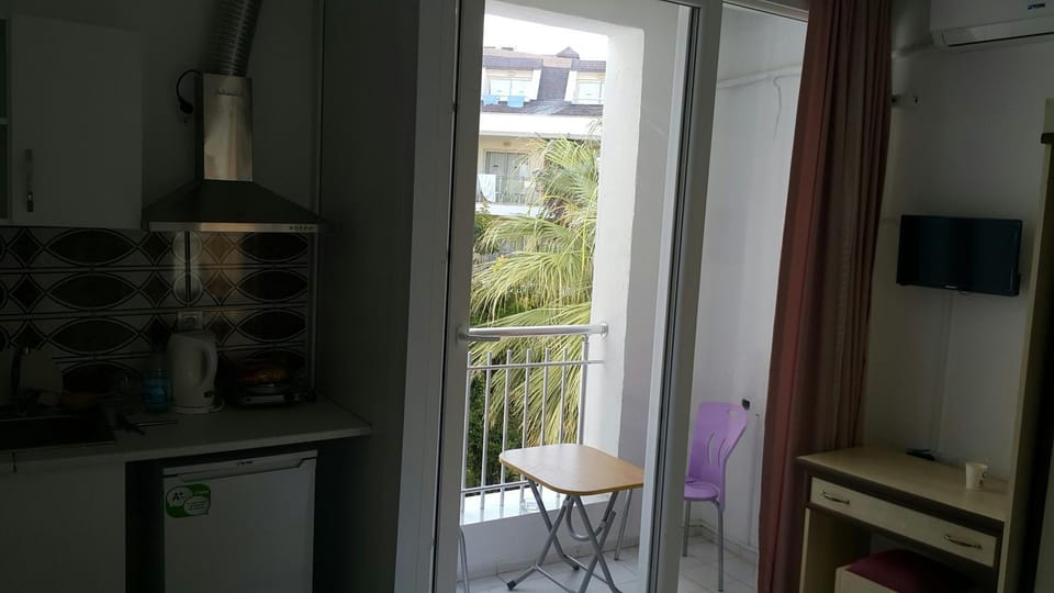 Balcony/Terrace, Kitchen or kitchenette, Seating area