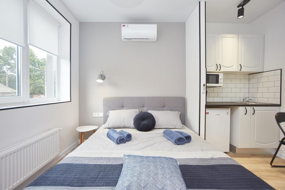 Photo of the whole room, Bedroom