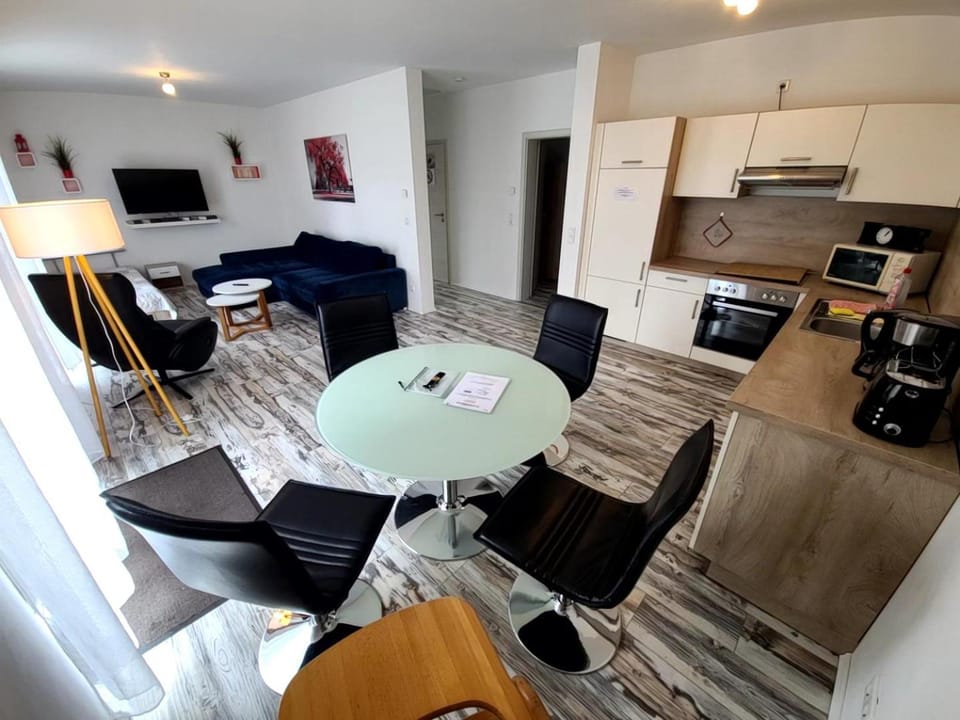 Kitchen or kitchenette, Living room, Seating area