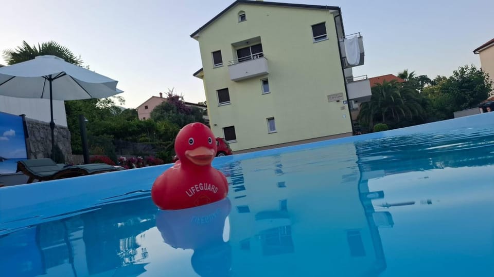 Property building, Day, Pool view, Swimming pool