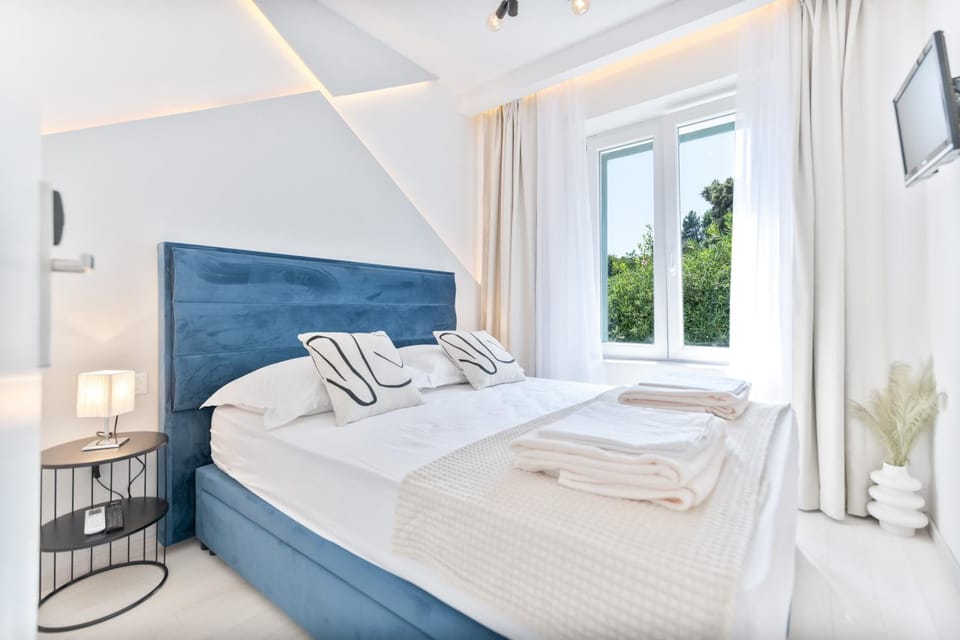 Aurora Beachfront Luxury Rooms&Suites Bed and Breakfast in Brela