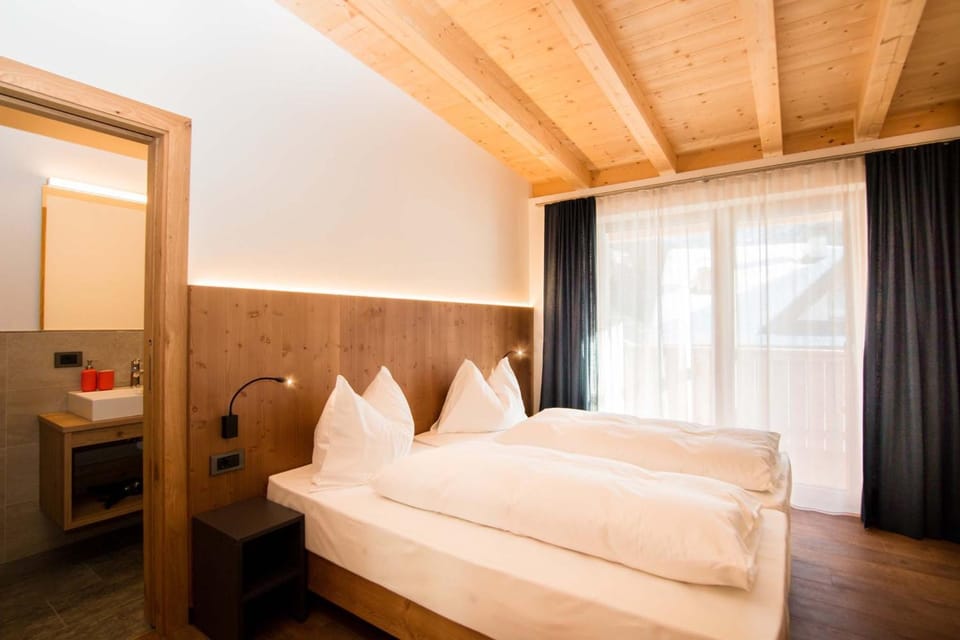 Property building, Living room, Bedroom