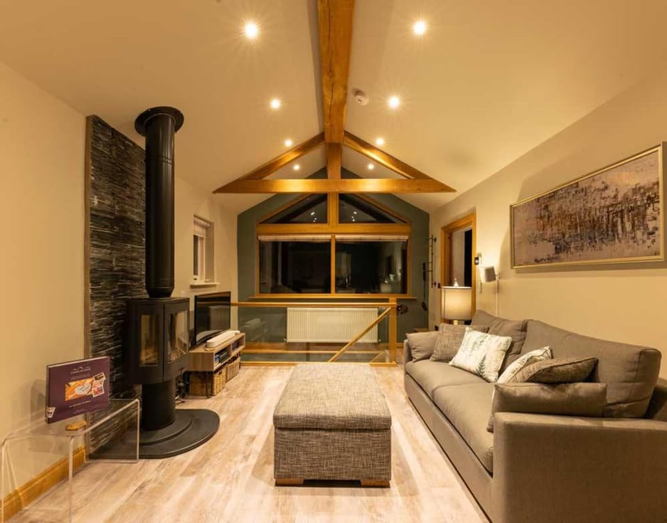 TV and multimedia, Living room, flat iron, Internal: Not applicable to any particular room