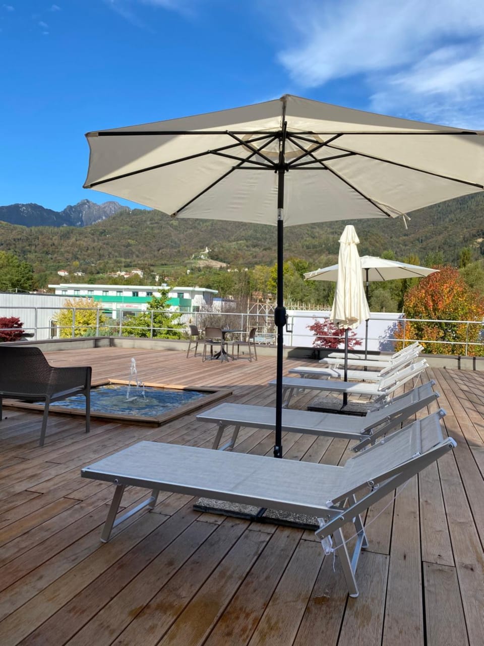 Property building, Balcony/Terrace, Mountain view