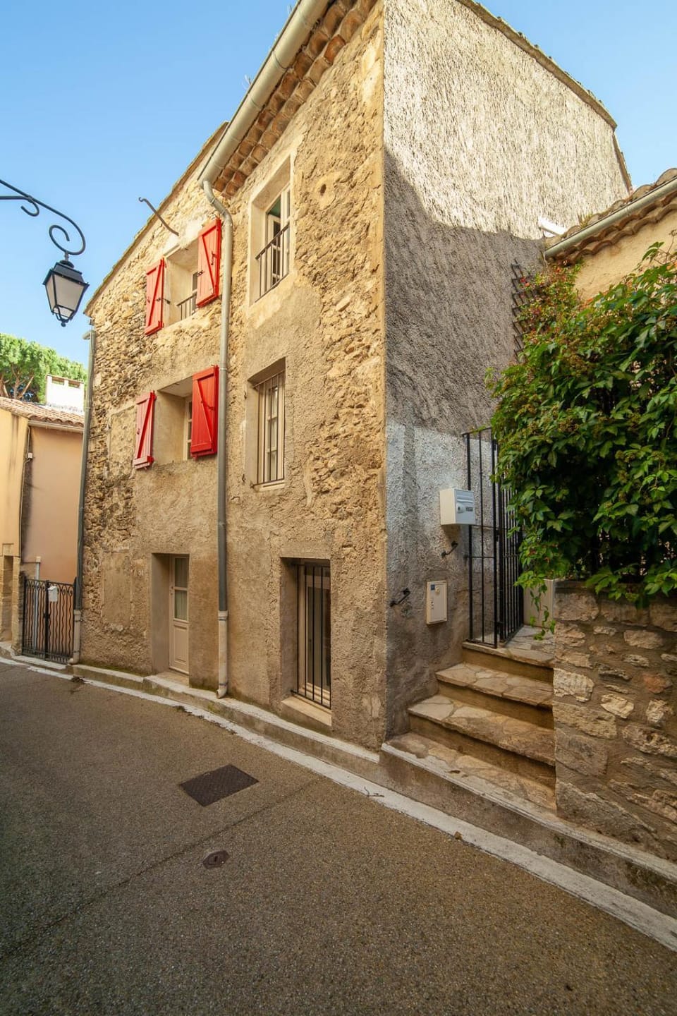 Property building, Facade/entrance