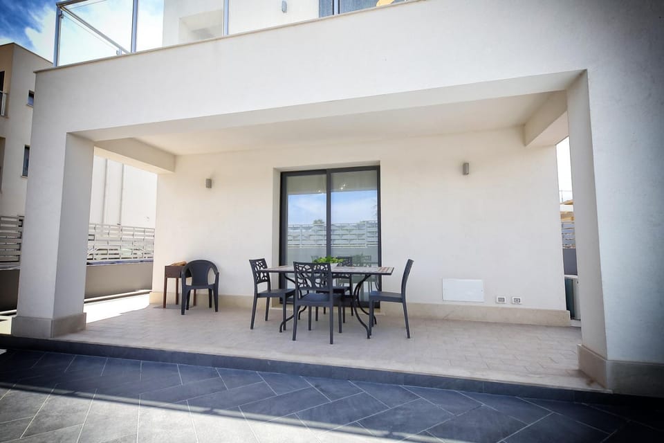 Property building, Day, BBQ facilities, View (from property/room), Balcony/Terrace, Dining area
