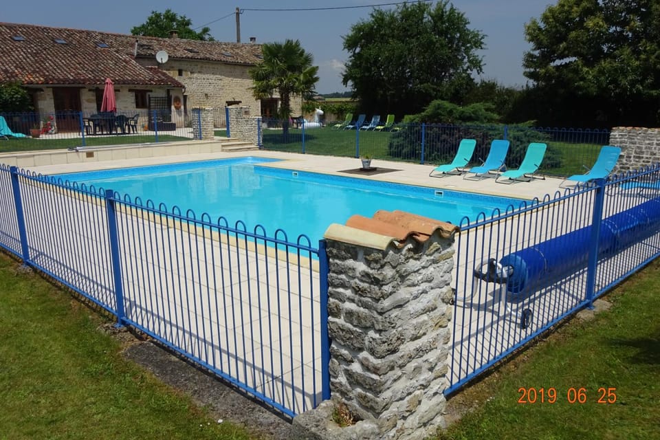 Swimming pool, Swimming pool