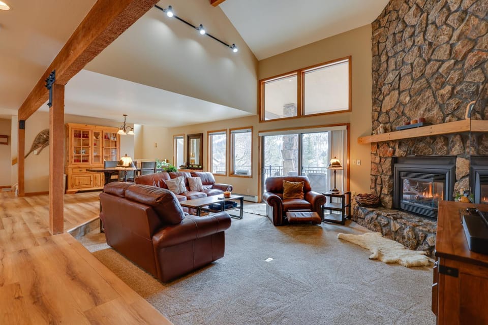 Deck + Mtn View: Keystone Townhome Near Resort! House in Keystone