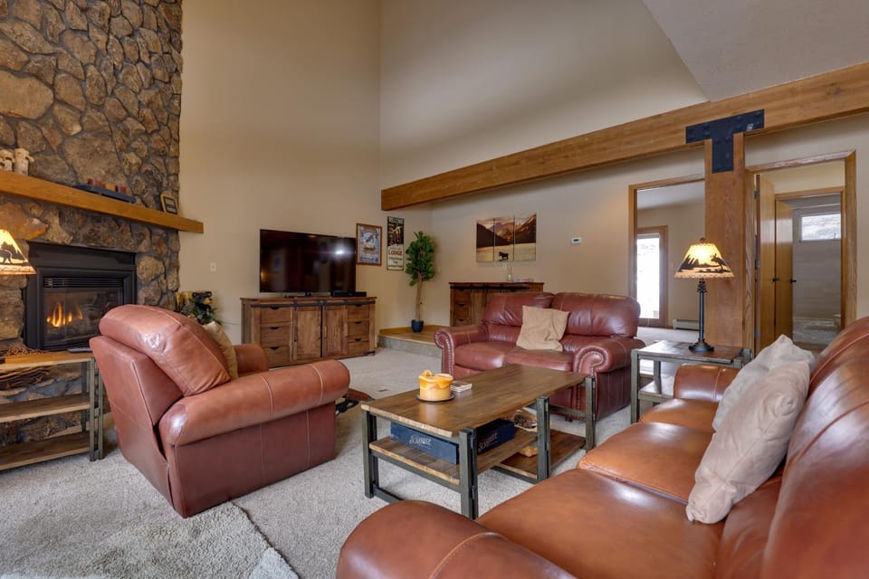 Deck + Mtn View: Keystone Townhome Near Resort! House in Keystone