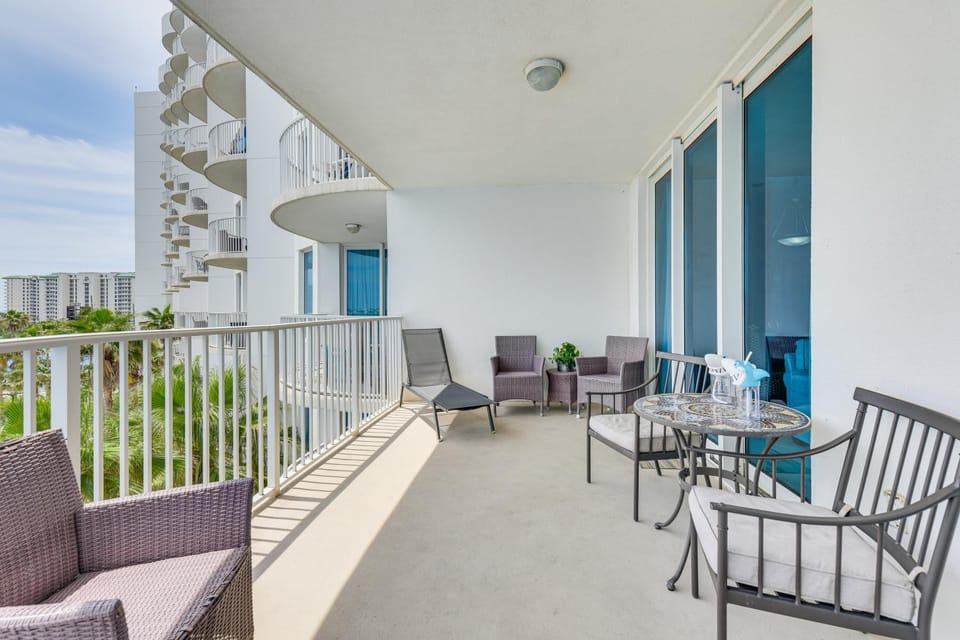Walk to Beach: Poolside Oasis in Palms of Destin! House in Destin