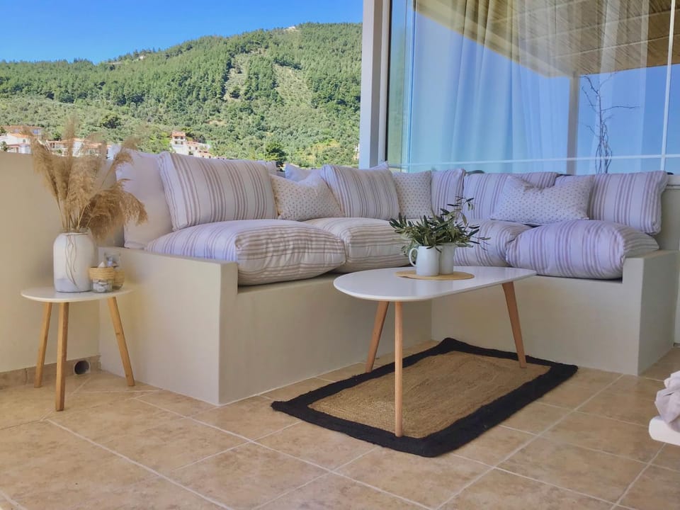 Balcony/Terrace, Mountain view, Sea view