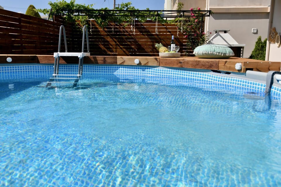Day, Swimming pool