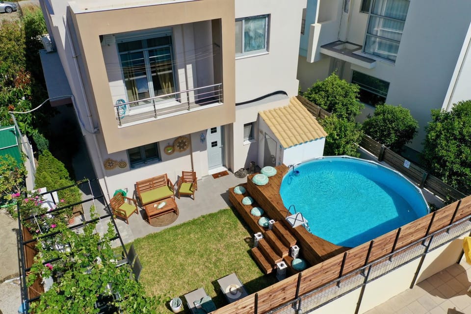Property building, Day, Bird's eye view, Garden, Balcony/Terrace, Swimming pool, sunbed
