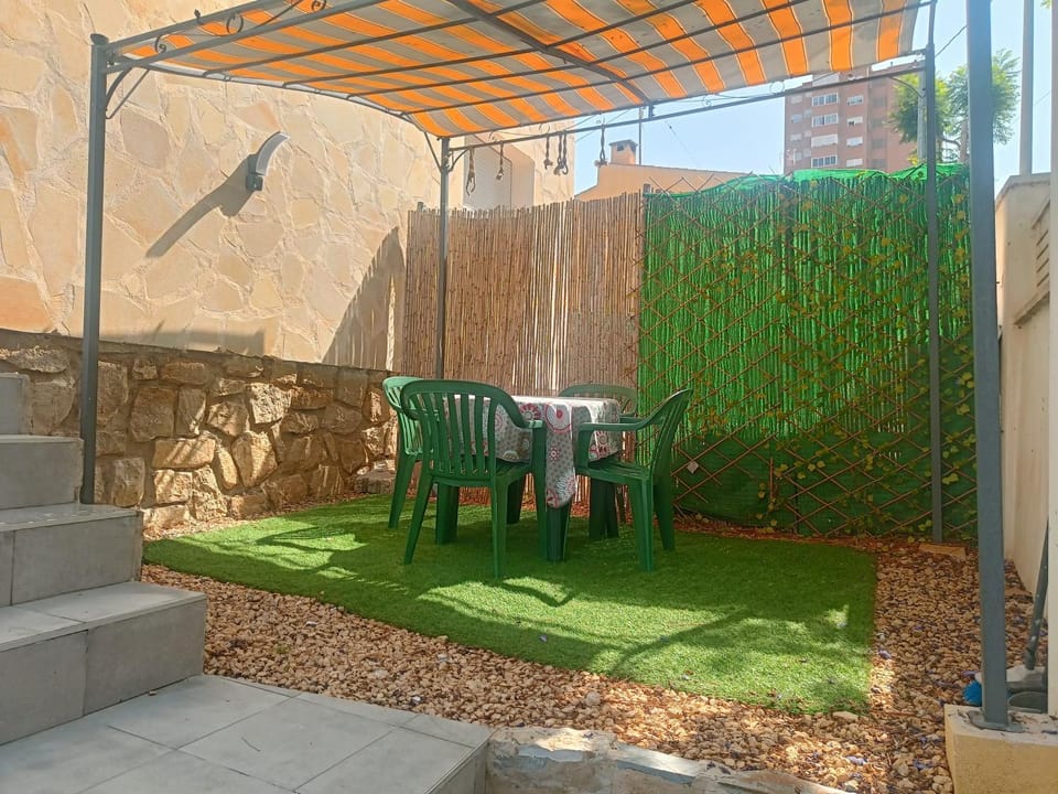 Patio, Garden, Balcony/Terrace