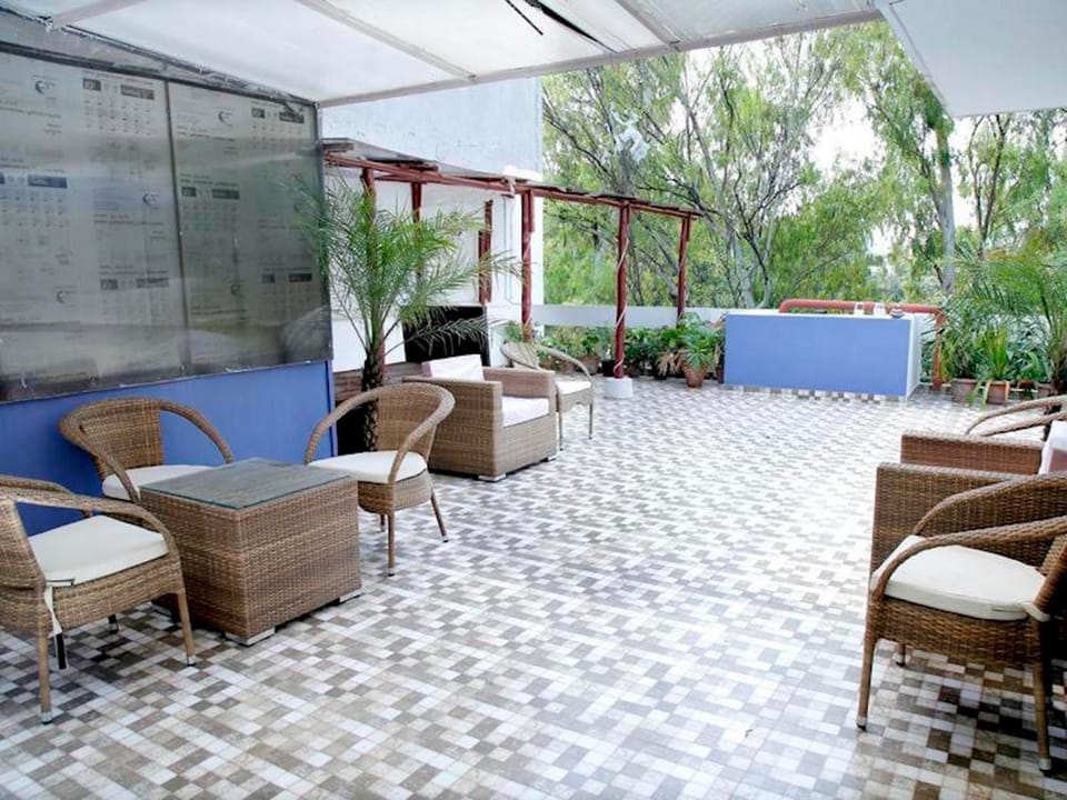 Balcony/Terrace, furniture