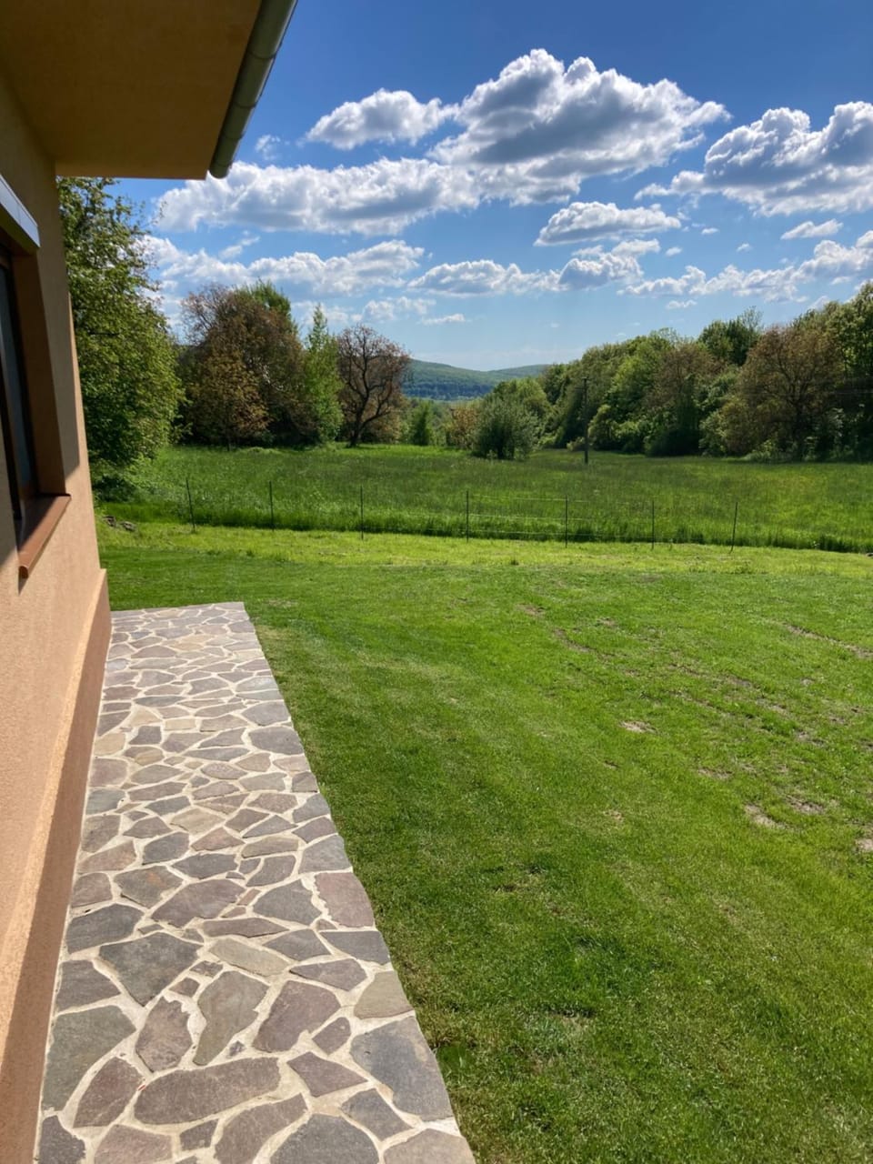 Neighbourhood, Garden view, Mountain view