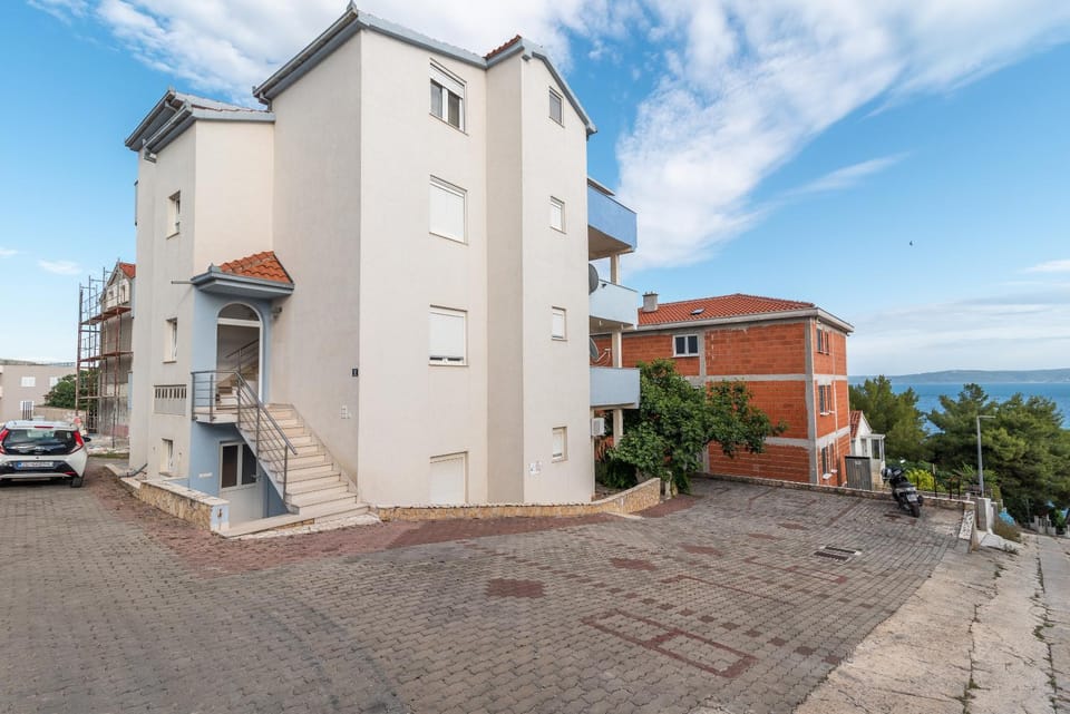 Property building, Facade/entrance