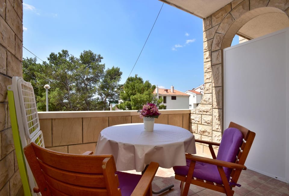 PINK 4 Bed and Breakfast in Makarska