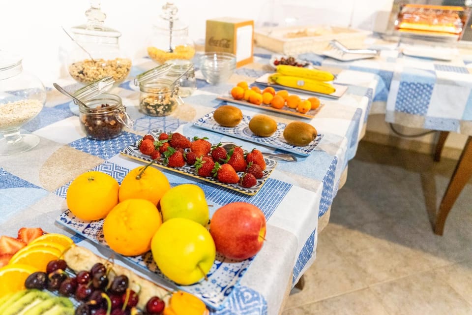Food and drinks, Breakfast, Continental breakfast, Buffet breakfast