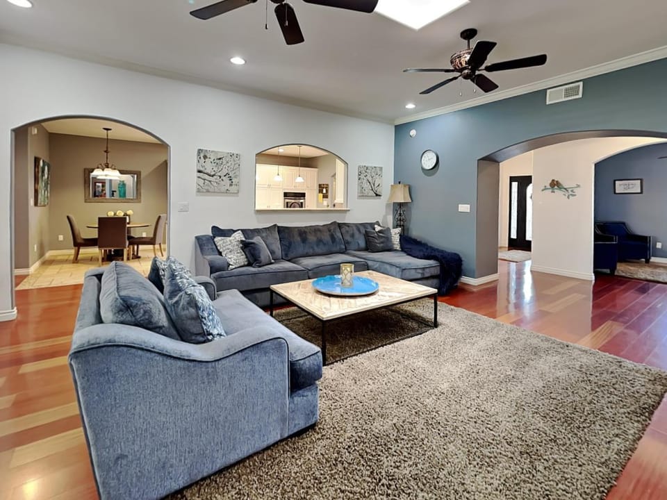 Living room, Dining area, furniture, kitchen