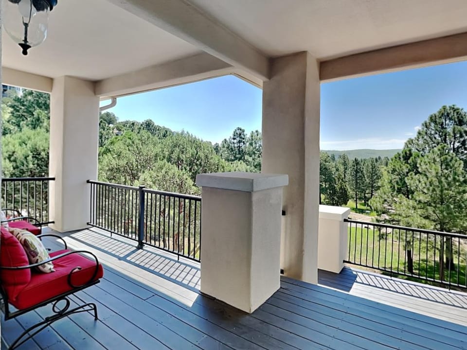 Natural landscape, View (from property/room), Balcony/Terrace, Seating area, Mountain view