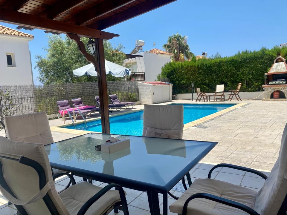Exellent 3 bedroom Villa in Coral Bay Villa in Peyia