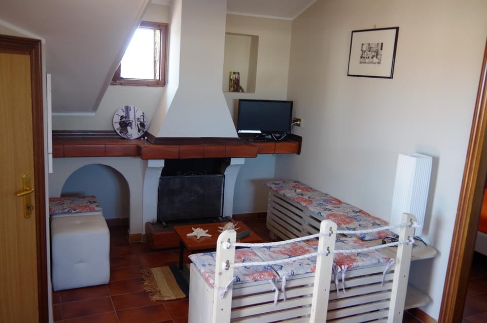 Scerne Holiday Service Attic Apartment in Abruzzo