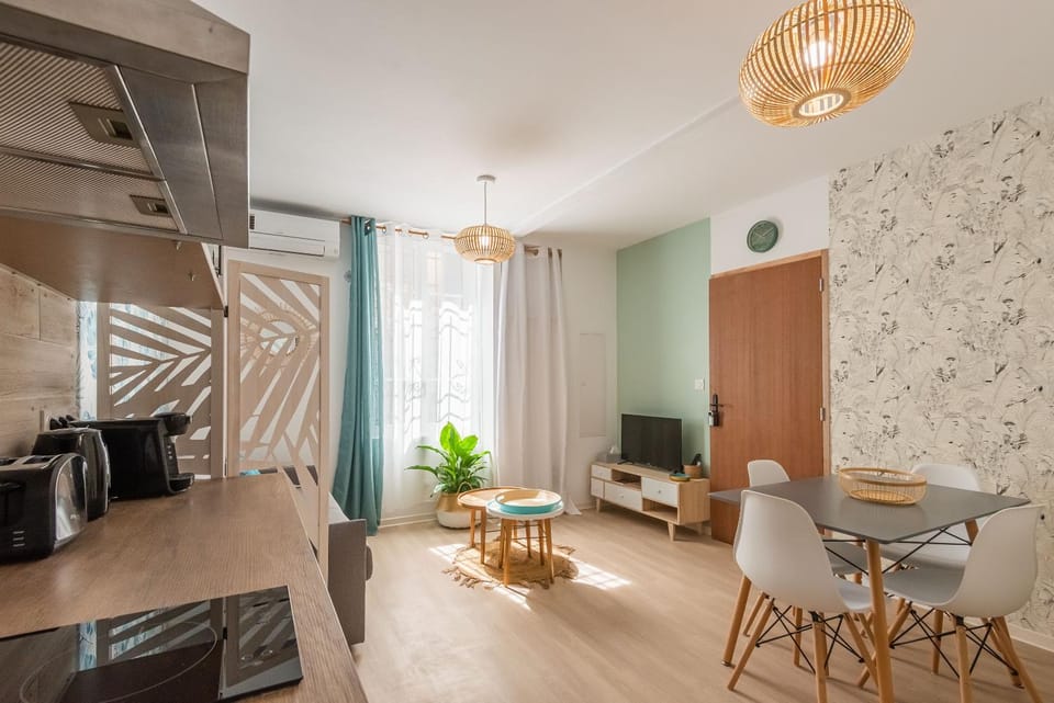 Lounge or bar