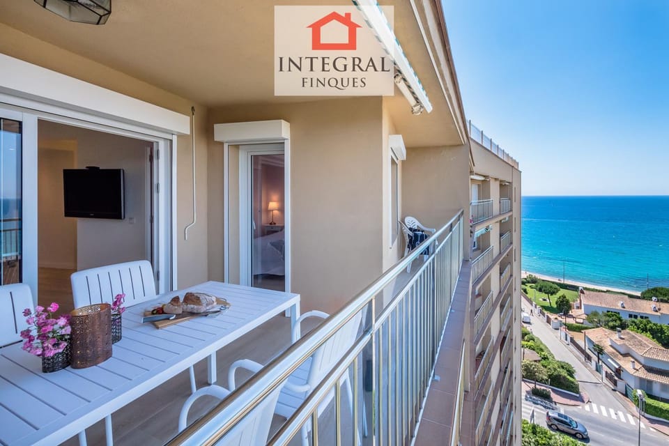 Property building, Balcony/Terrace, Beach, Sea view