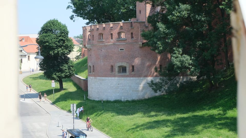 Nearby landmark, View (from property/room)