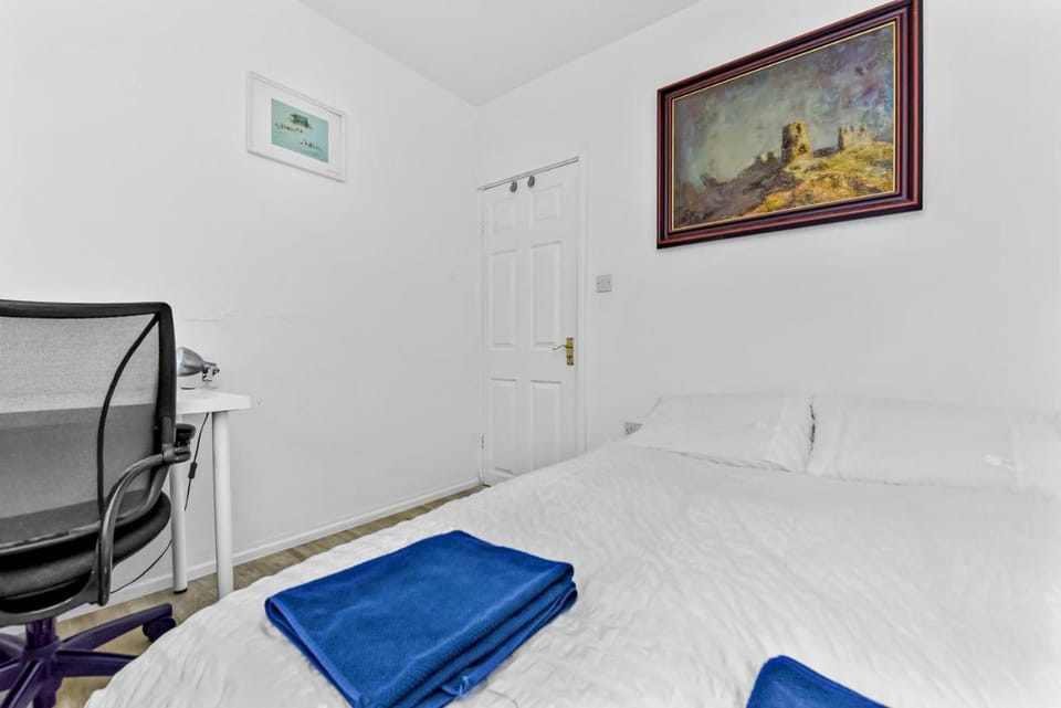Family House in the Heart of Hanwell with 5 stars! Apartment in London Borough of Ealing