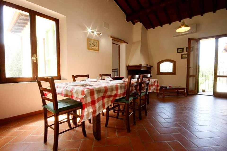Villa con Piscina 10 Posti Letto, L'Oliveta Di Rivalto Villa in Tuscany