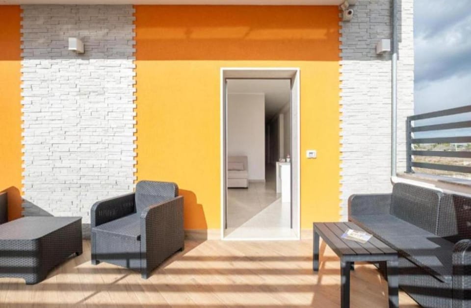 Property building, Facade/entrance, Lobby or reception