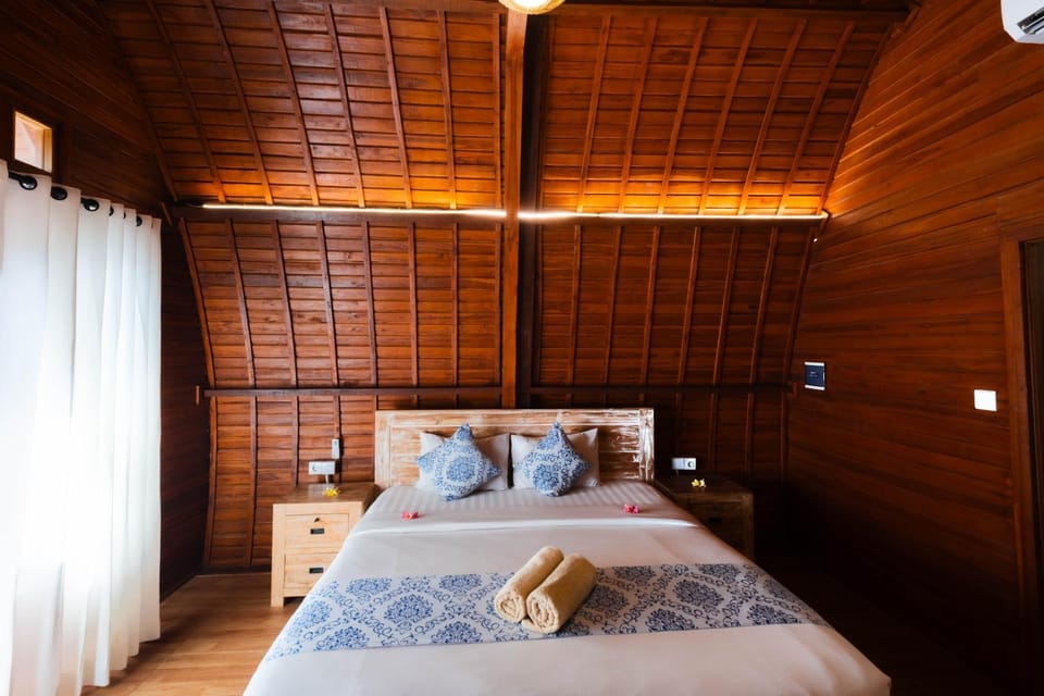 Bed, Bedroom, furniture, towels