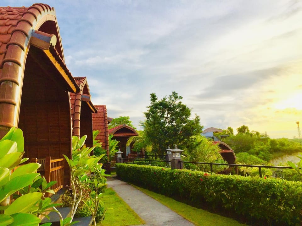 Property building, Day, Garden, Garden