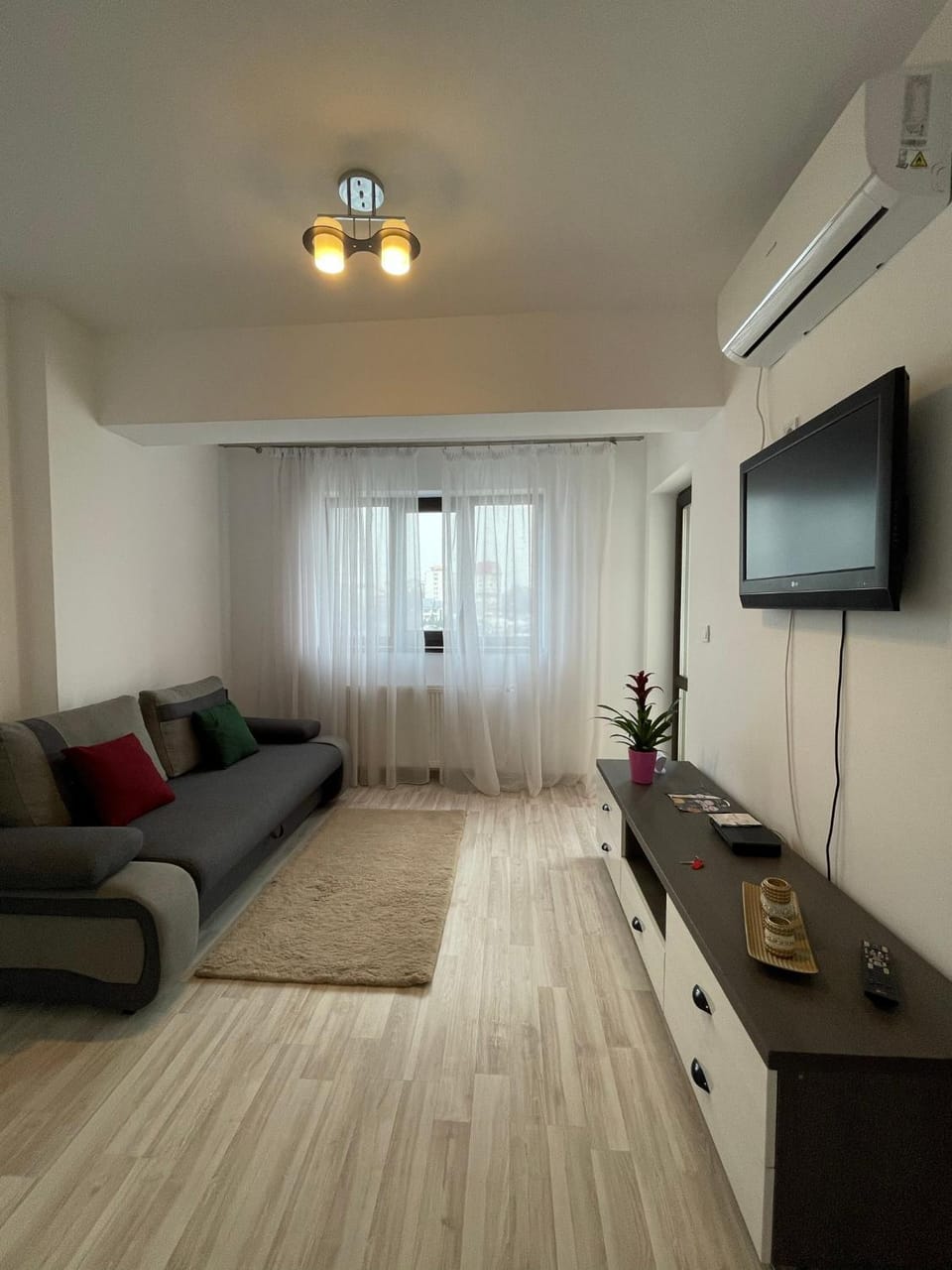 Renting Solutions Tudor Apartment in Romania