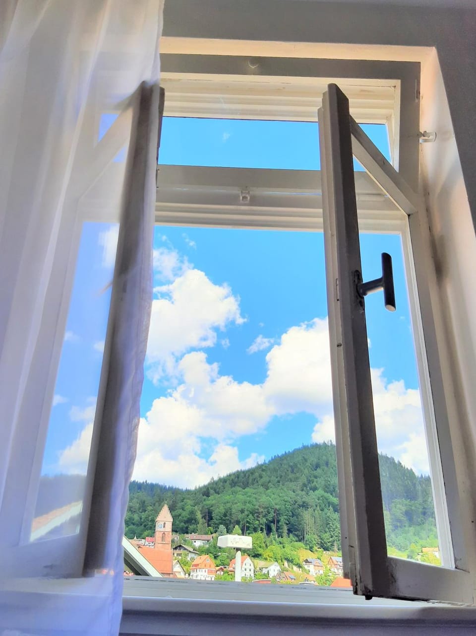 Nearby landmark, Neighbourhood, Natural landscape