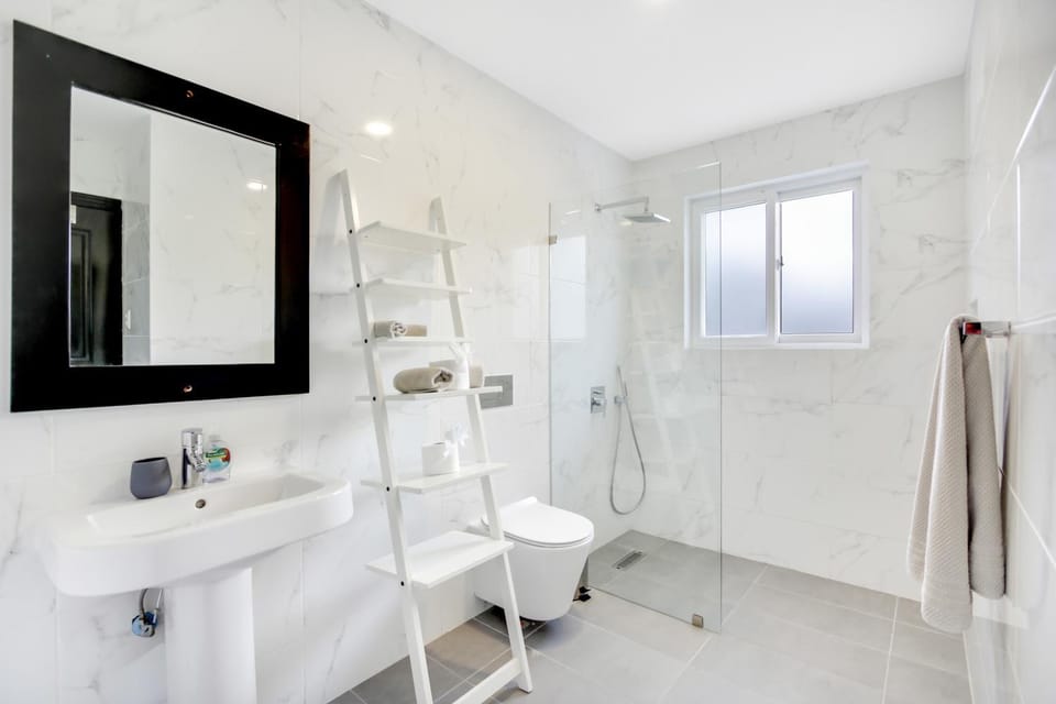 Shower, Bathroom, towels