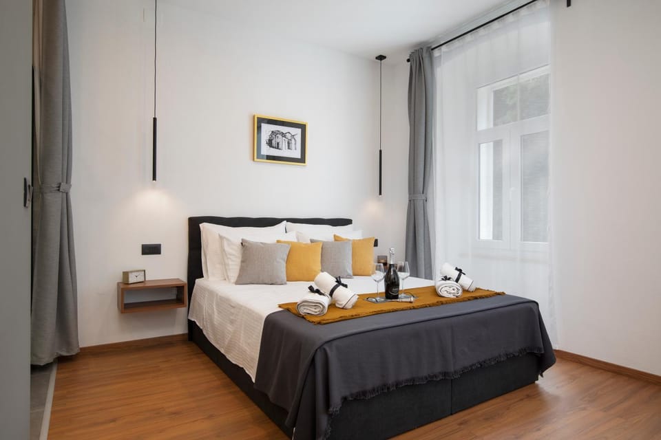 Bed, Bedroom