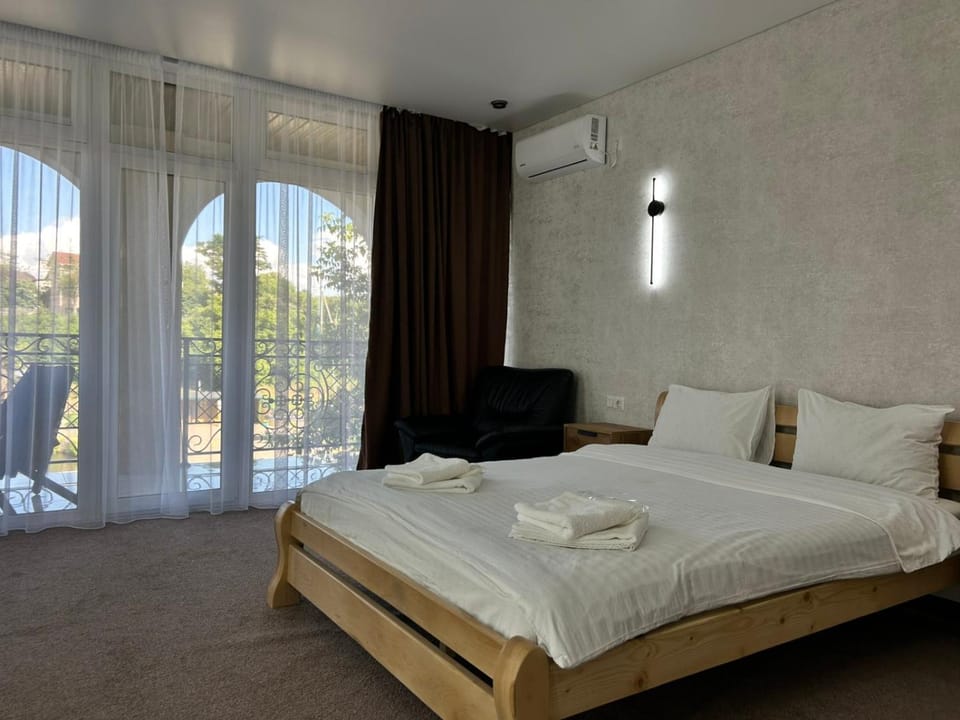 Bed, air conditioner