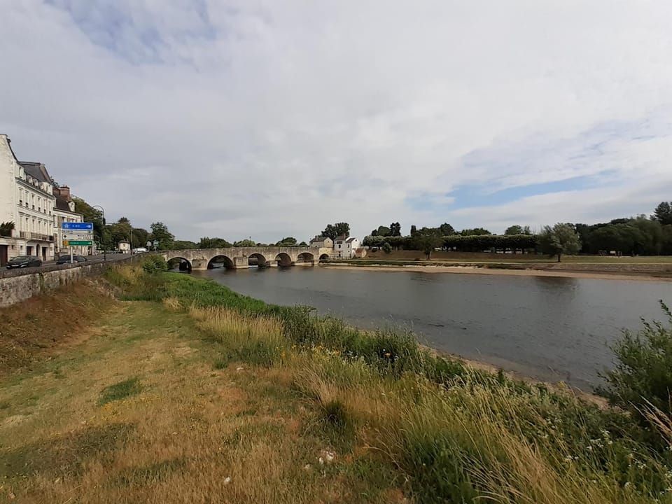 Nearby landmark, Neighbourhood