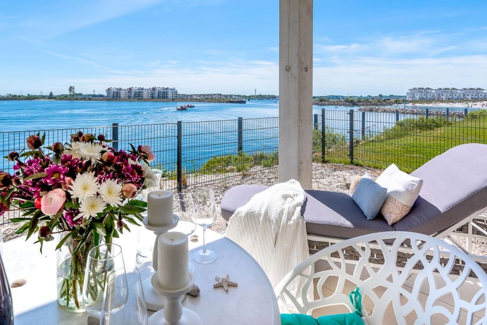 Ebbe und Flut- direkt am Wasser, Hafenblick, Fahrstuhl, Sauna, ueberdachte Terrasse Apartment in Kappeln