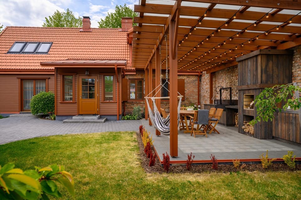 Patio, BBQ facilities, Garden