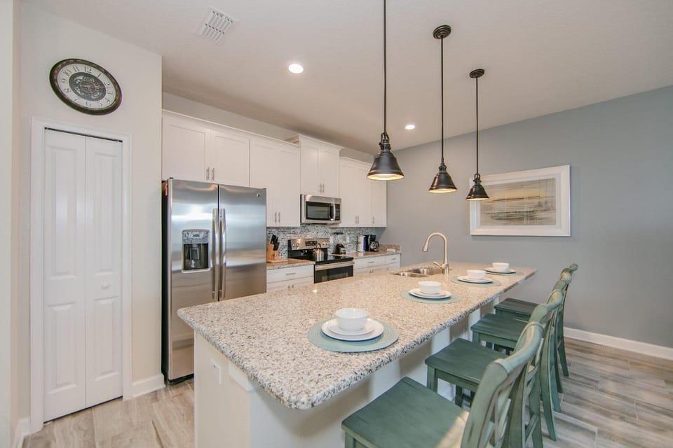 4907JA Townhouse 4 Beds & 3 Baths with Private Pool House in Kissimmee