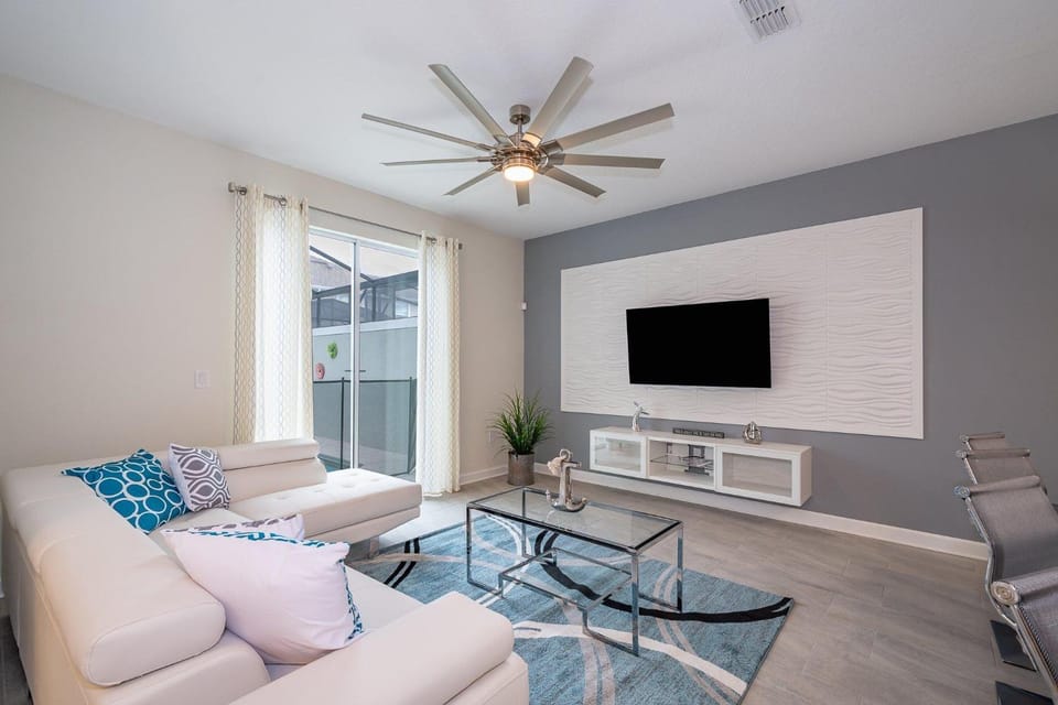 4819JA Townhouse 4 Beds & 3 Baths with Private Pool House in Kissimmee