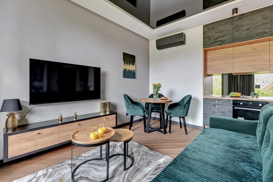 TV and multimedia, Dining area