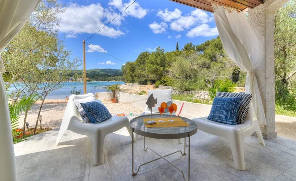 Patio, Balcony/Terrace, Living room, Seating area