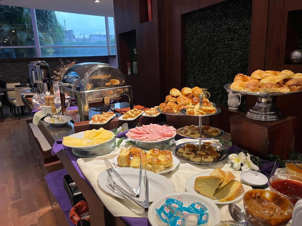 Breakfast, Buffet breakfast