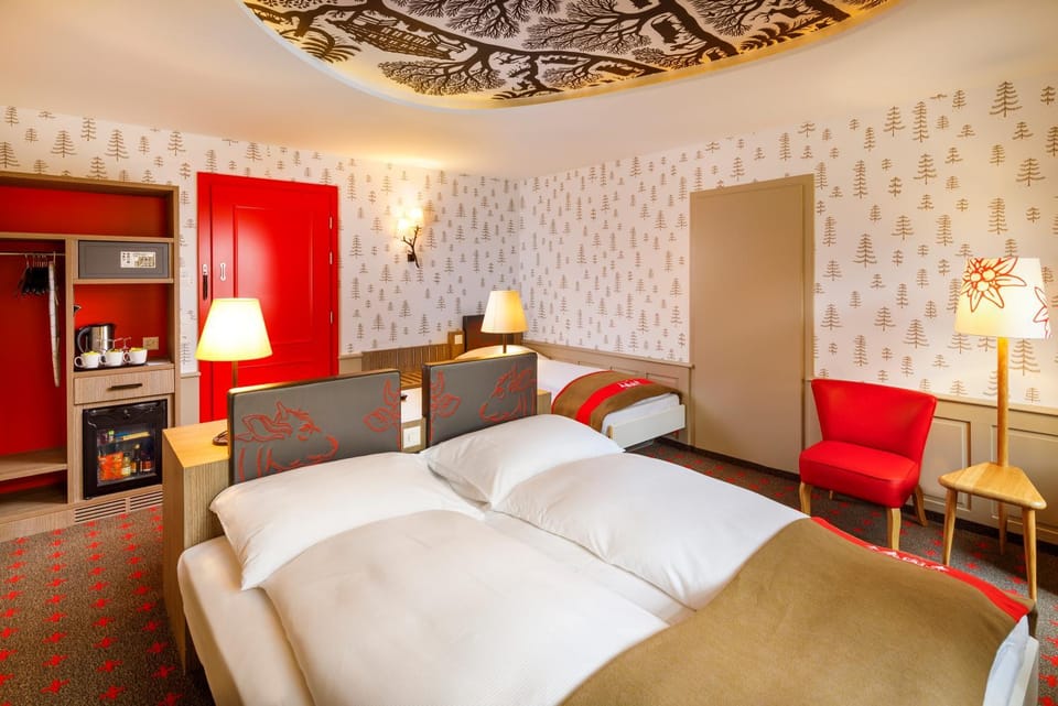 Photo of the whole room, Bedroom